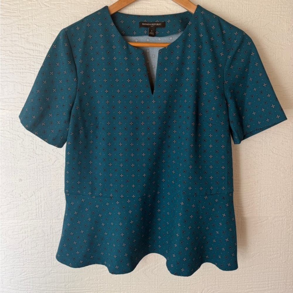 Banana Republic Teal Peplum Blouse Small Printed Split Neck Top